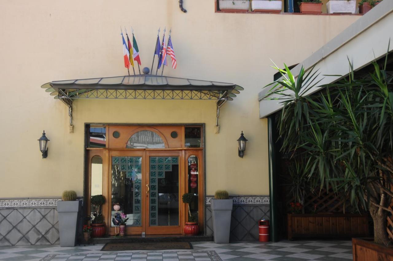Hotel Grillo Verde Torre Annunziata Bagian luar foto